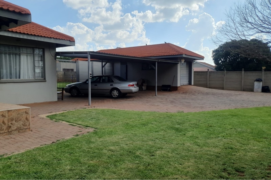 3 Bedroom Property for Sale in Vaalpark Free State